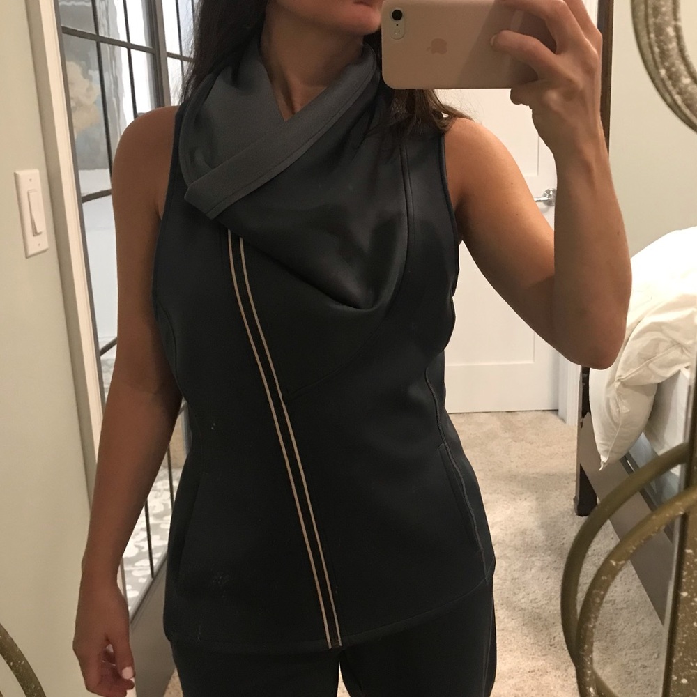 NEW Carrie Underwood’s Workout Vest and Crop Pant